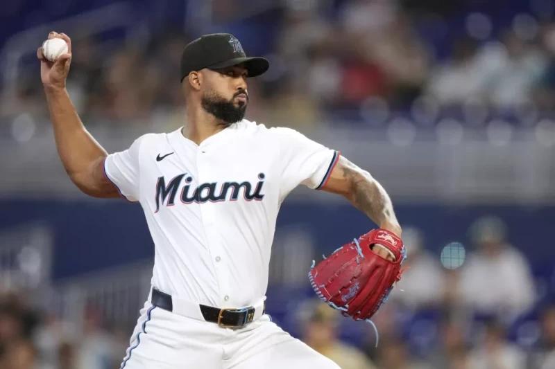 Sandy Alcántara lanza siete sólidas entradas, pero Atlanta derrota a los Marlins Sandy Alcántara lanza siete sólidas entradas, pero Atlanta derrota a los Marlins